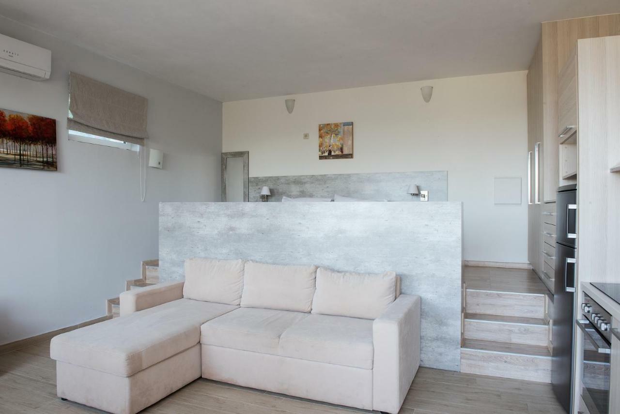 Pantanassa Villas Agia Marina 外观 照片